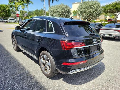 Brilliant Black 2023 Audi Q5 40 Premium