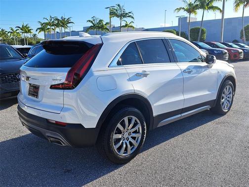 2023 Cadillac XT4 Premium Luxury