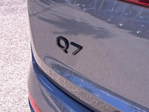 2025 Audi Q7 45 Premium