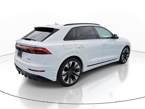 2025 Audi Q8 55 Premium Plus