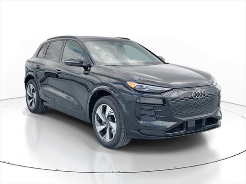 2025 Audi Q6 e-tron Premium quattro
