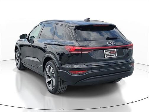 2025 Audi Q6 e-tron Premium quattro
