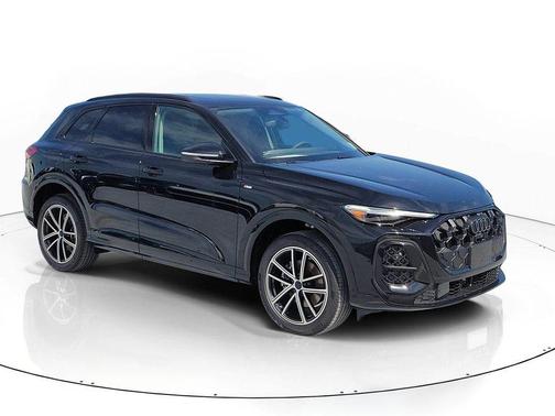 Mythos Black Metallic 2026 Audi Q5 Premium Plus TFSI quattro S tronic