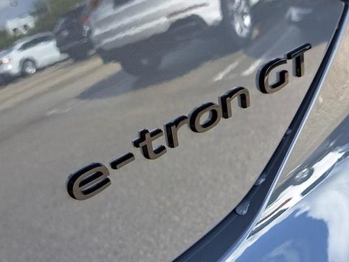 2025 Audi RS e-tron GT performance
