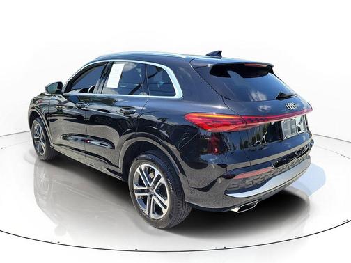 Mythos Black Metallic 2025 Audi Q5 Premium TFSI quattro S tronic