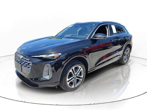 Mythos Black Metallic 2025 Audi Q5 Premium TFSI quattro S tronic