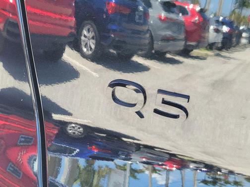 Mythos Black Metallic 2025 Audi Q5 Premium TFSI quattro S tronic