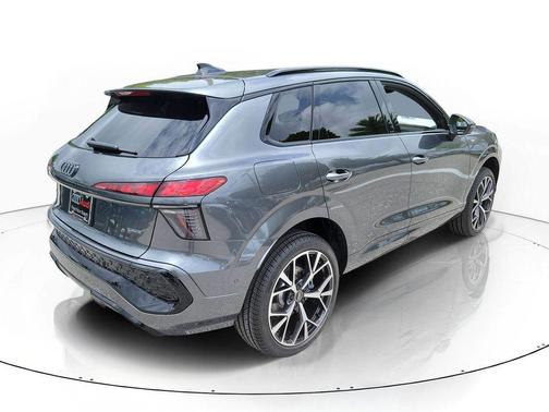 Daytona Gray Pearl Effect 2026 Audi Q3 TFSI quattro S tronic