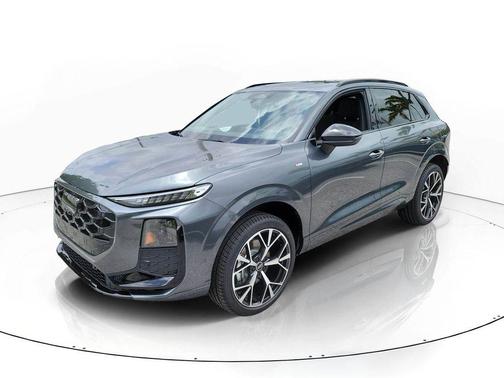 Daytona Gray Pearl Effect 2026 Audi Q3 TFSI quattro S tronic