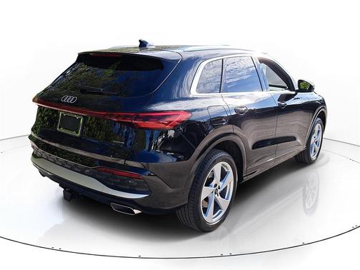 2025 Audi Q5 Premium Plus TFSI quattro S tronic