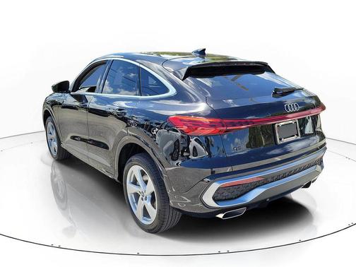 Mythos Black Metallic 2025 Audi Q5 Premium Plus TFSI quattro S tronic