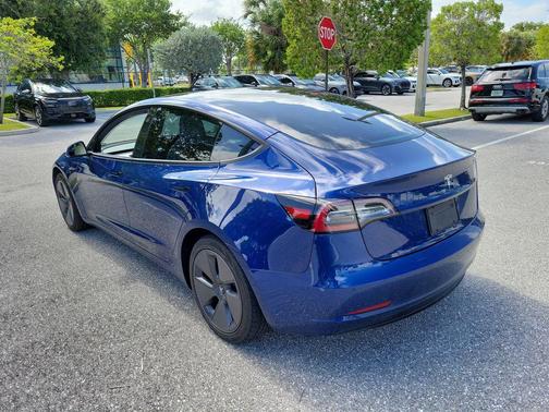 Deep Blue Metallic 2021 Tesla Model 3 Standard Range Plus