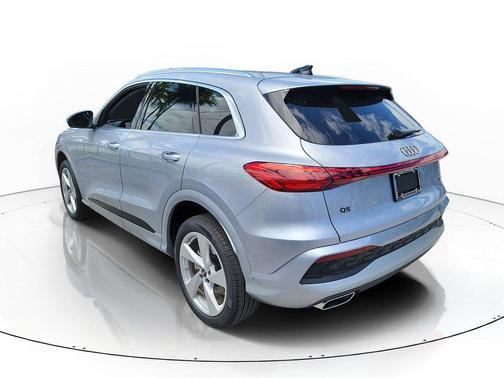 Florett Silver Metallic 2026 Audi Q5 Premium Plus TFSI quattro S tronic