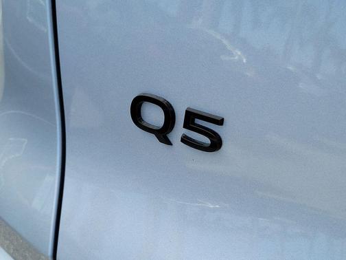 Florett Silver Metallic 2026 Audi Q5 Premium Plus TFSI quattro S tronic