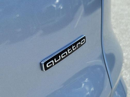 Florett Silver Metallic 2026 Audi Q5 Premium Plus TFSI quattro S tronic