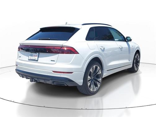 2025 Audi Q8 55 Premium Plus