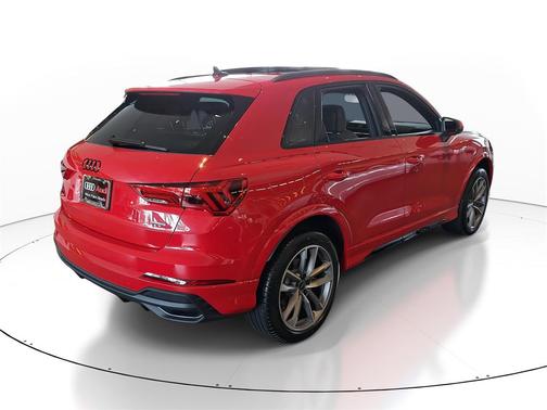2025 Audi Q3 Premium 45 TFSI S line quattro Tiptronic