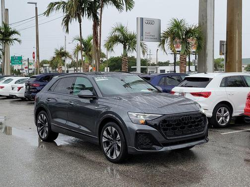 Daytona Gray Pearl 2026 Audi Q8 55 Premium Plus