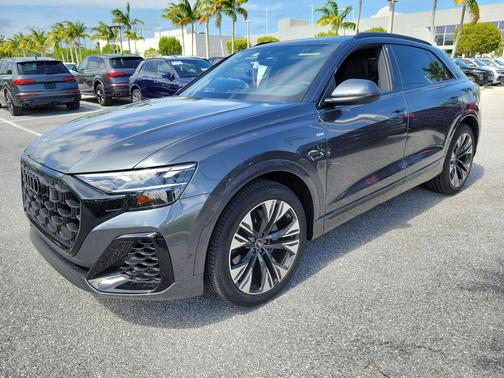 Daytona Gray Pearl 2026 Audi Q8 55 Premium Plus