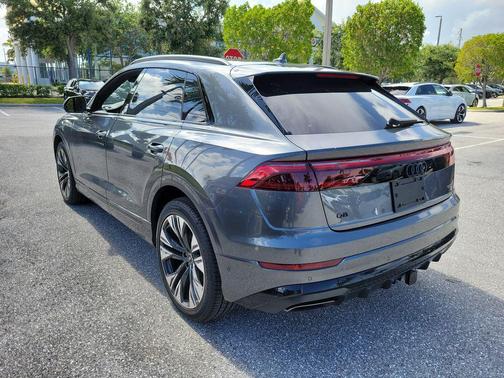 Daytona Gray Pearl 2026 Audi Q8 55 Premium Plus