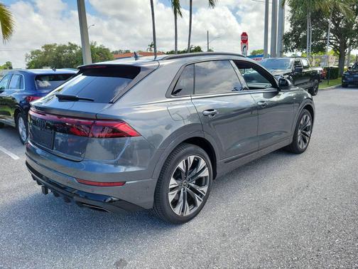 Daytona Gray Pearl 2026 Audi Q8 55 Premium Plus
