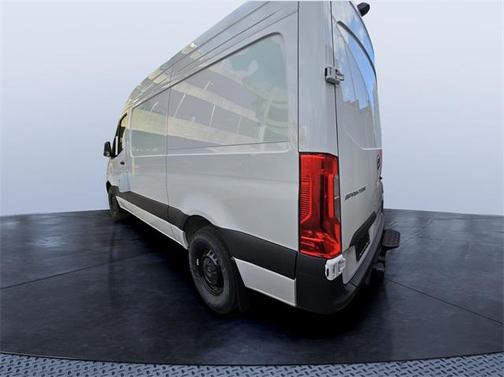 2025 Mercedes-Benz Sprinter 2500 Standard Roof