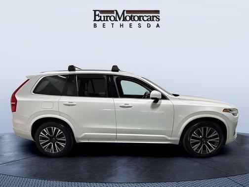 2020 Volvo XC90 T6 Momentum