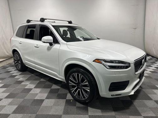 2020 Volvo XC90 T6 Momentum