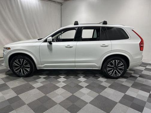 2020 Volvo XC90 T6 Momentum