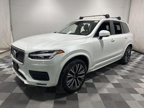 2020 Volvo XC90 T6 Momentum