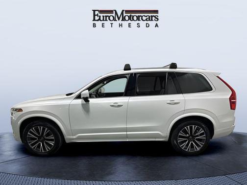 2020 Volvo XC90 T6 Momentum