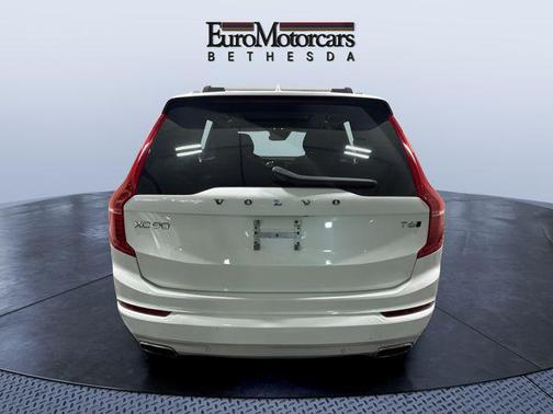 2020 Volvo XC90 T6 Momentum