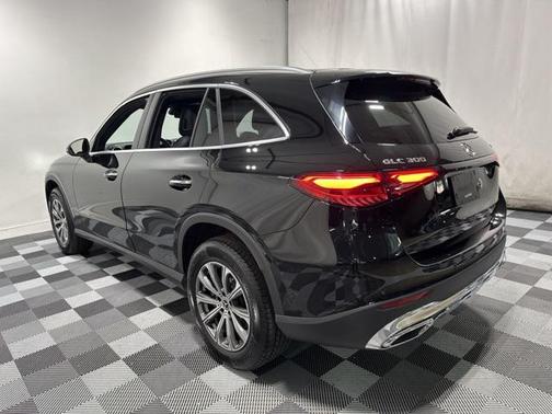 2025 Mercedes-Benz GLC 300 4MATIC