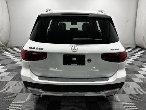 2024 Mercedes-Benz GLB 250 4MATIC