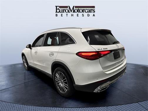 2025 Mercedes-Benz GLC 300 4MATIC