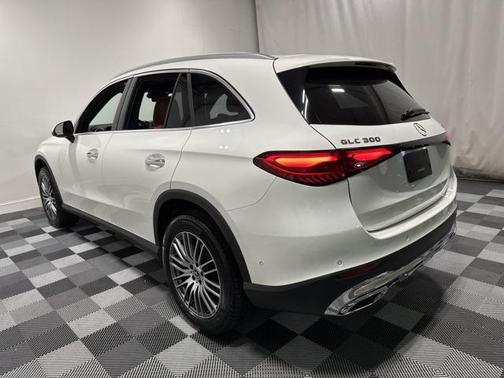 2025 Mercedes-Benz GLC 300 4MATIC