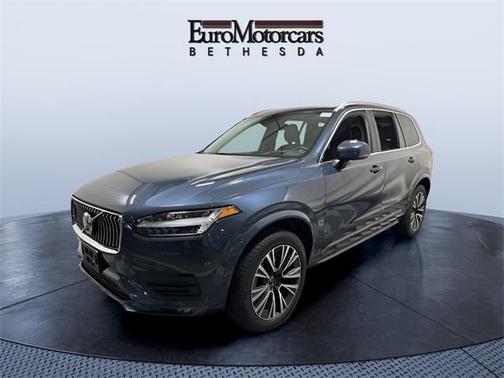 2022 Volvo XC90 T5 Momentum