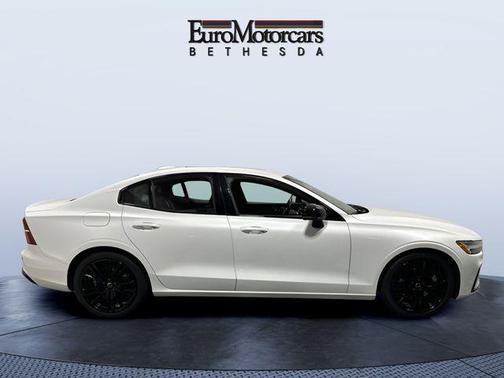 Crystal White 2023 Volvo S60 B5 Plus Black Edition