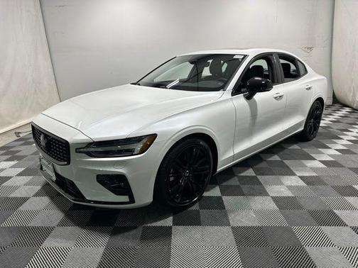 Crystal White 2023 Volvo S60 B5 Plus Black Edition