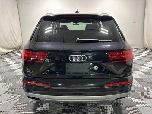 2019 Audi Q7 55 Premium Plus