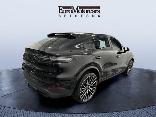 Gray 2023 Porsche Cayenne Cayenne
