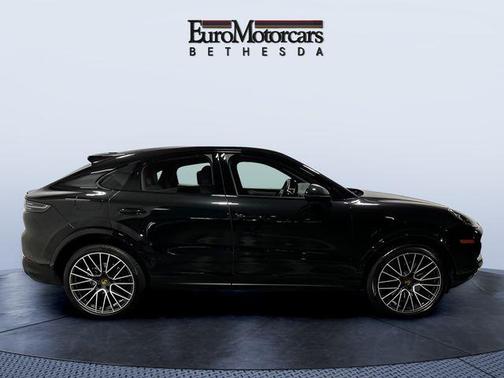 Gray 2023 Porsche Cayenne Cayenne