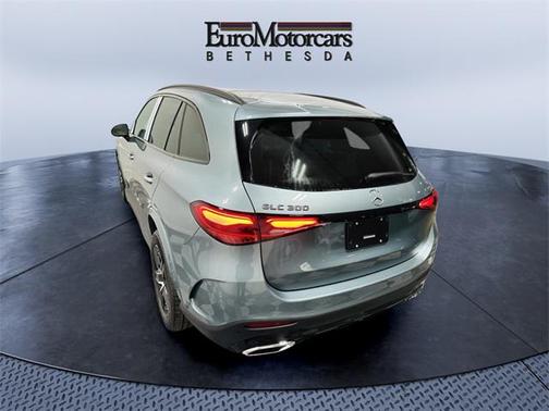2025 Mercedes-Benz GLC 300 4MATIC