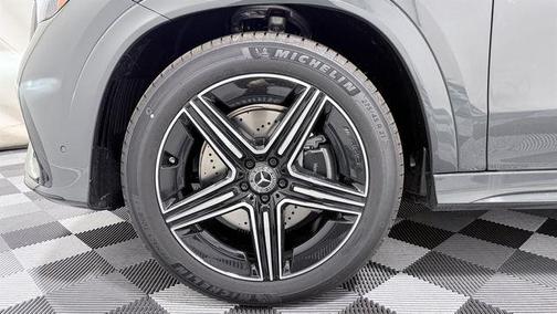 MANUFAKTUR Silicon Grey 2026 Mercedes-Benz GLE 450 4MATIC
