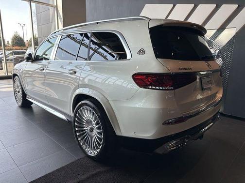 MANUFAKTUR Diamond White Metallic 2023 Mercedes-Benz Maybach GLS 600 4MATIC