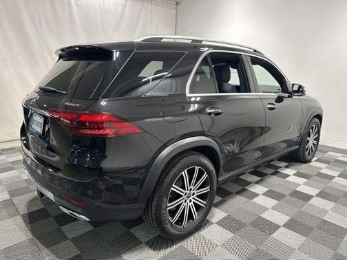 Obsidian Black Metallic 2026 Mercedes-Benz GLE 350 4MATIC