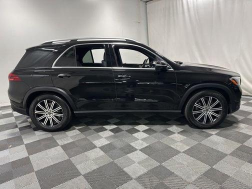 Obsidian Black Metallic 2026 Mercedes-Benz GLE 350 4MATIC