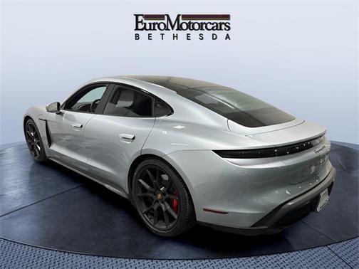 2024 Porsche Taycan GTS