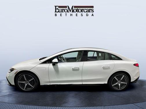 MANUFAKTUR Moonlight White Metallic 2023 Mercedes-Benz EQE 350 4MATIC+