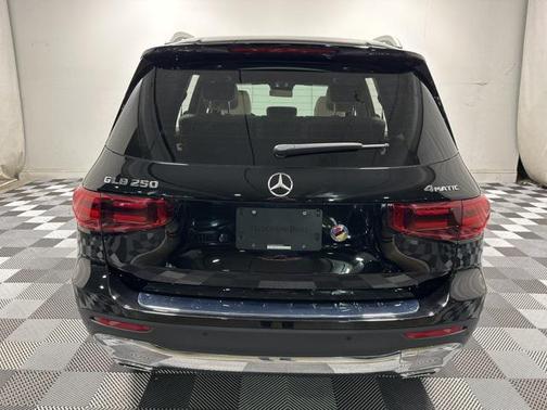2025 Mercedes-Benz GLB 250 4MATIC